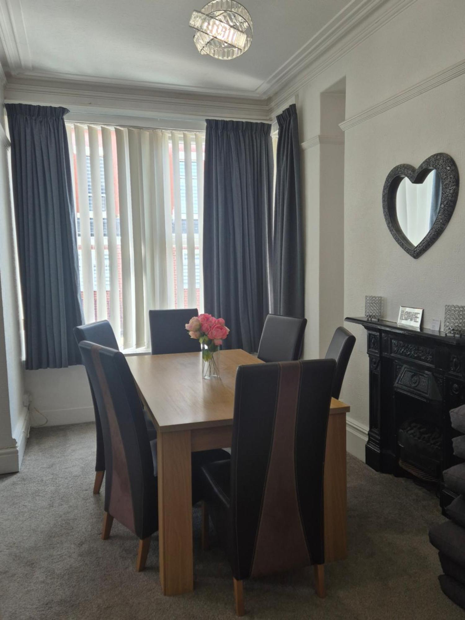 Central Luxury Town House Blackpool Exterior photo